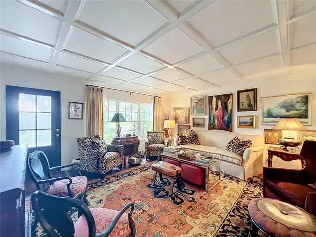 Listing Photo 11