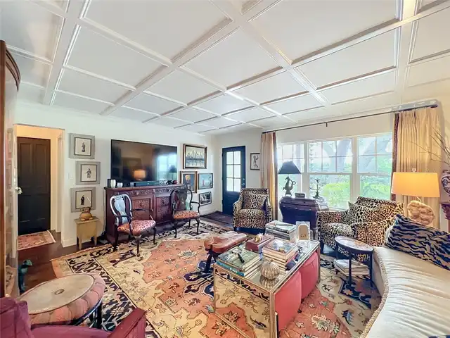 Listing Photo 12