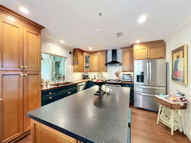 Listing Photo 17