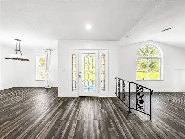 Listing Photo 9