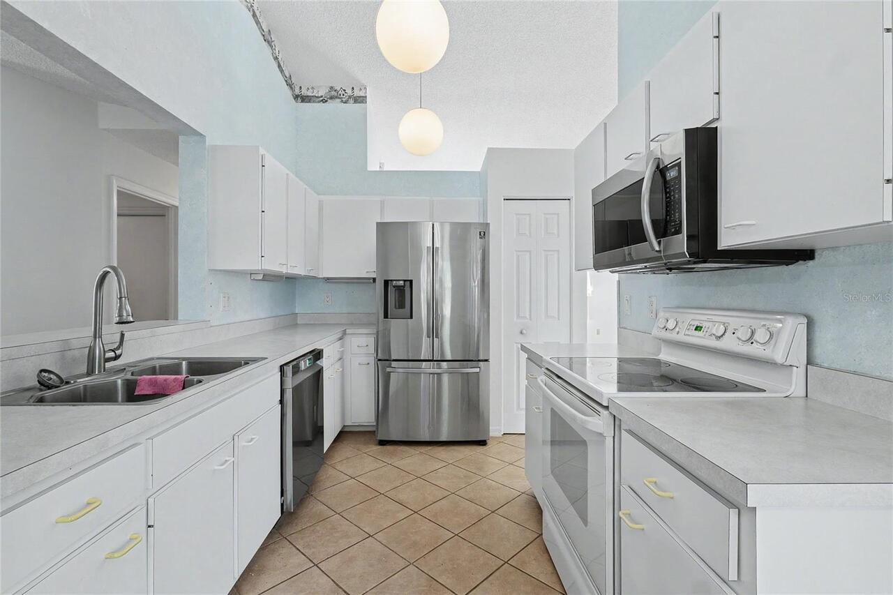 Listing Photo 11