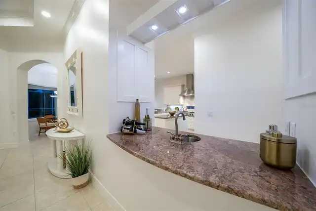 Listing Photo 14