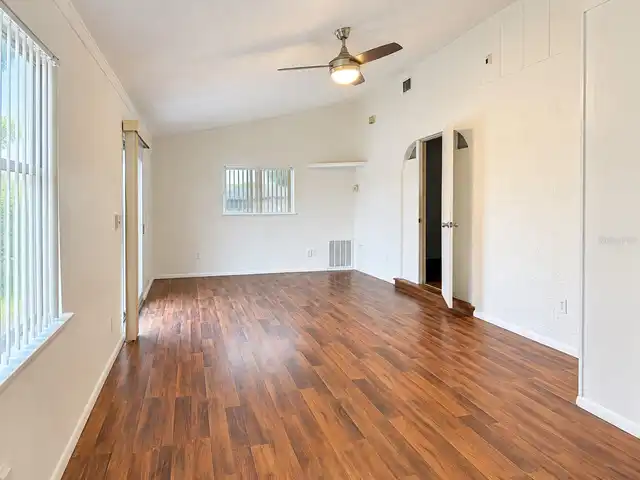 Listing Photo 7