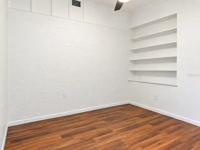 Listing Photo 9