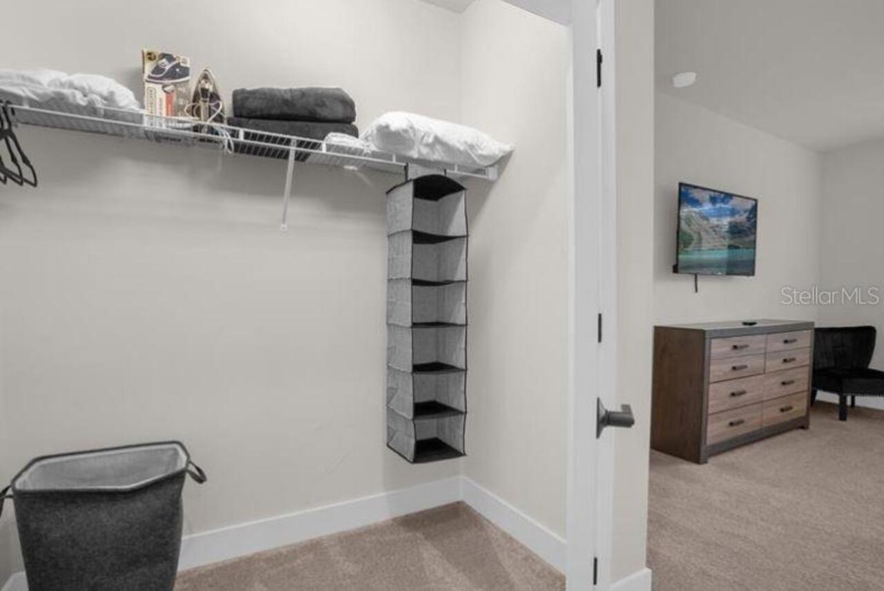 Listing Photo 12
