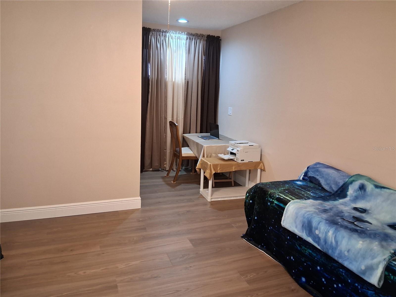 Listing Photo 10