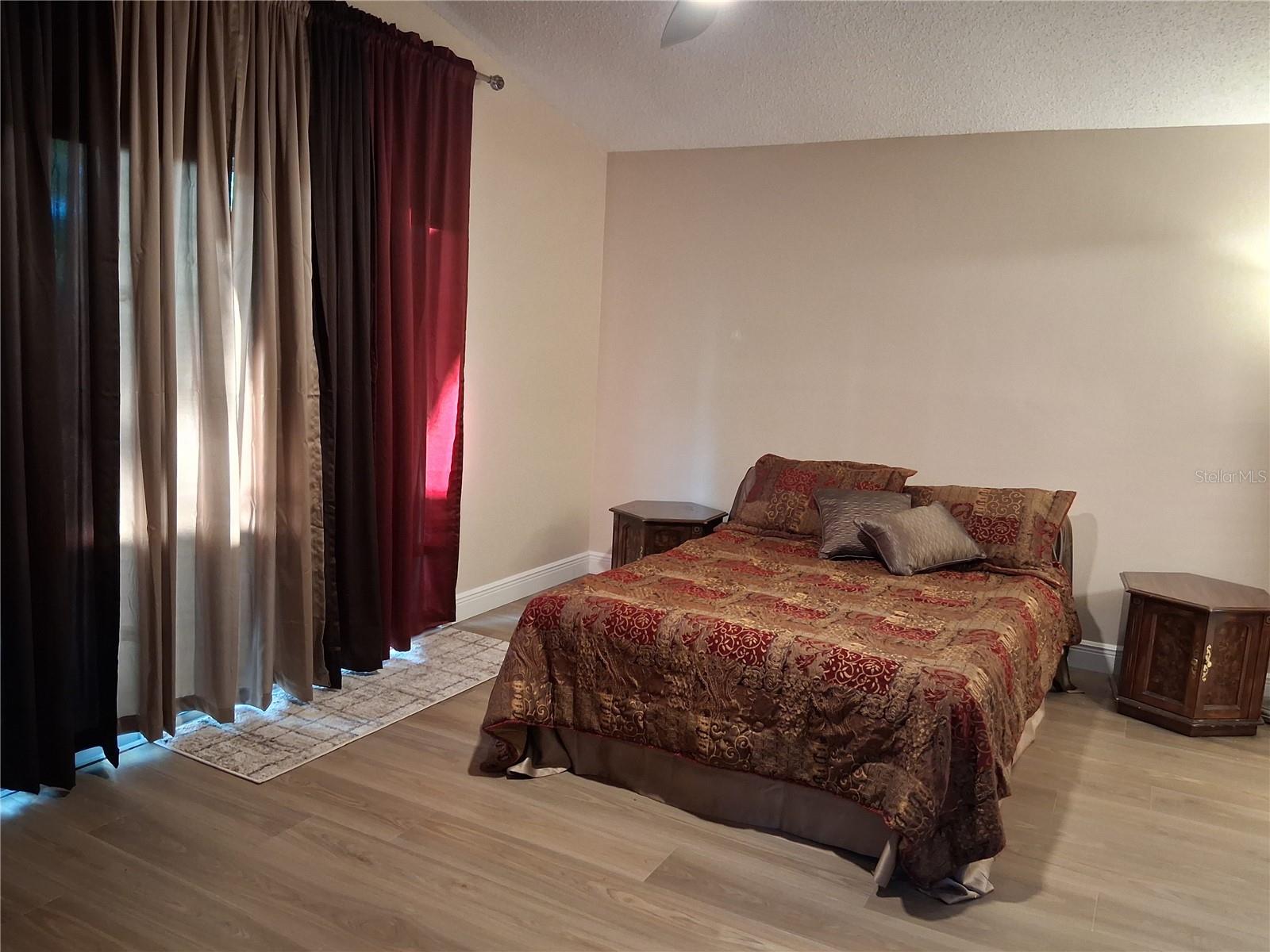 Listing Photo 12