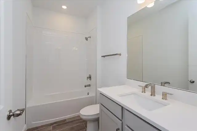 Listing Photo 18