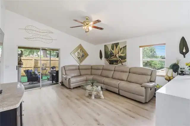 Listing Photo 11