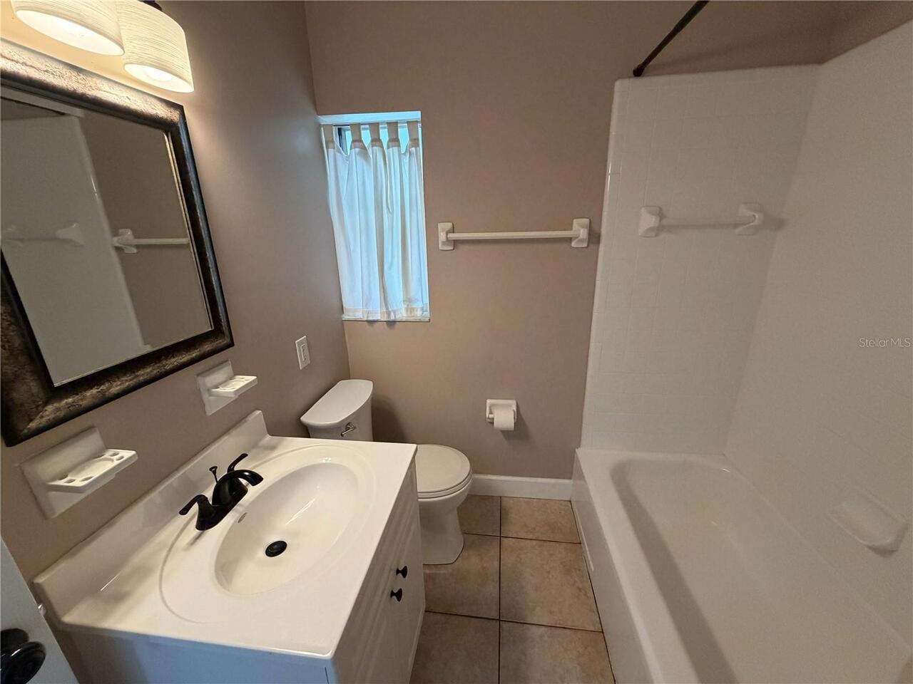 Listing Photo 12