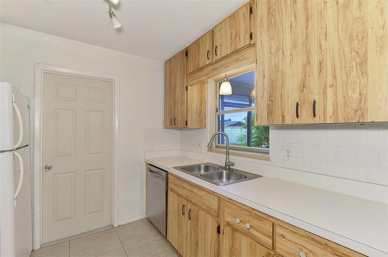 Listing Photo 14