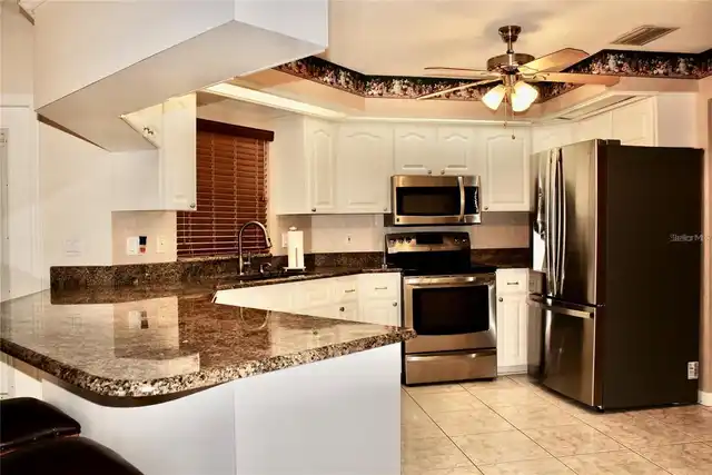 Listing Photo 10