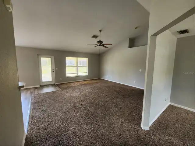 Listing Photo 9