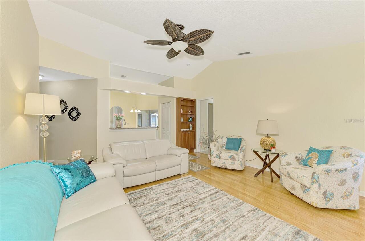 Listing Photo 14