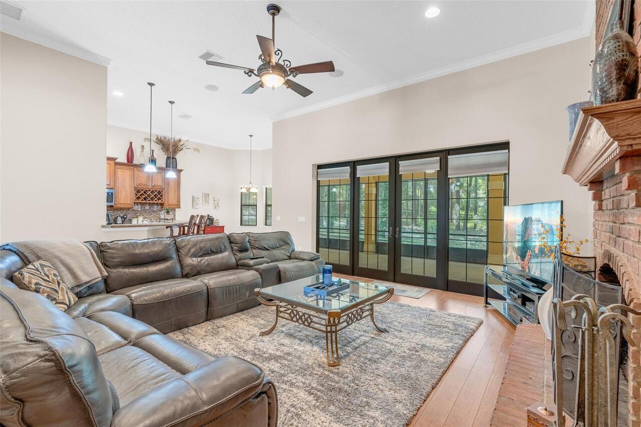 Listing Photo 12