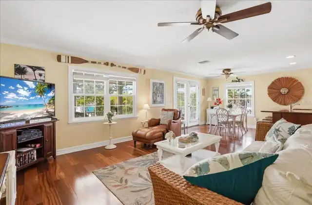 Listing Photo 8
