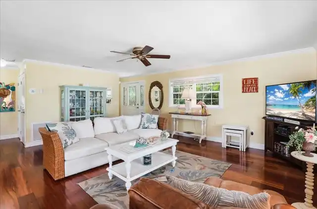 Listing Photo 9