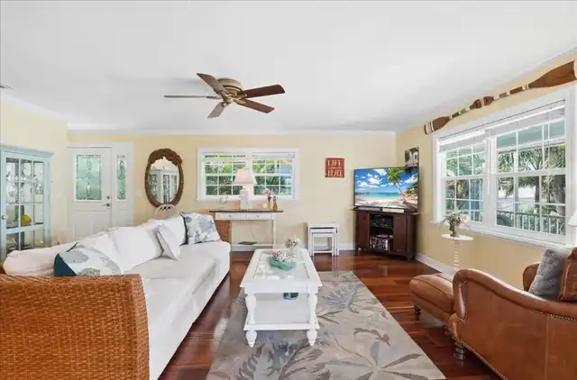 Listing Photo 10