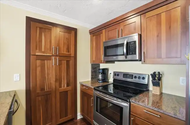 Listing Photo 17