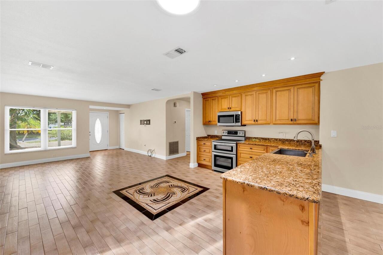 Listing Photo 17