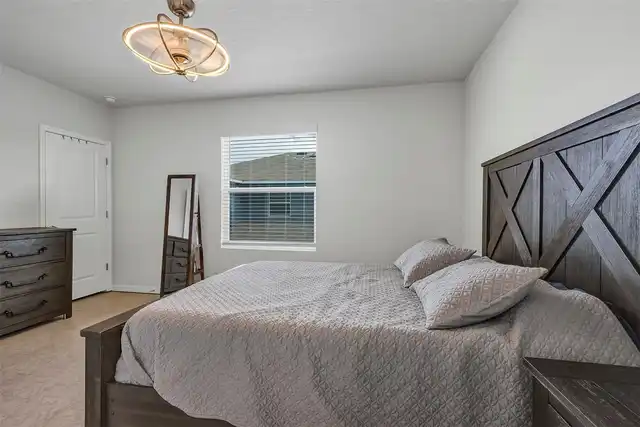 Listing Photo 15