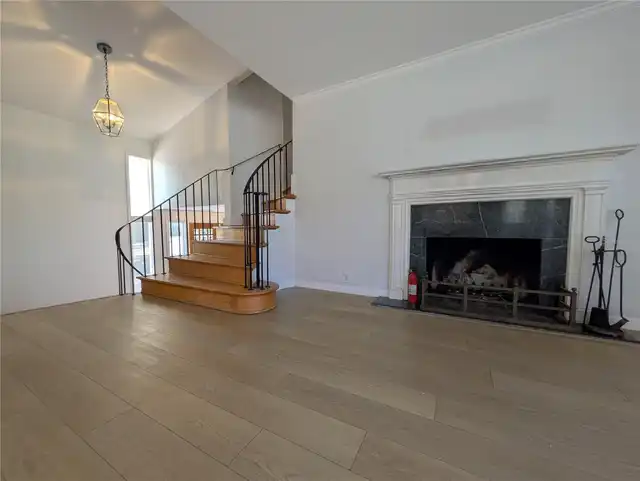 Listing Photo 9
