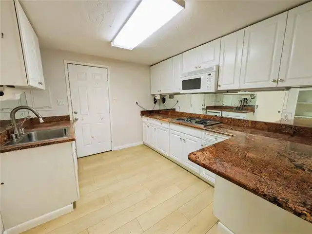 Listing Photo 23