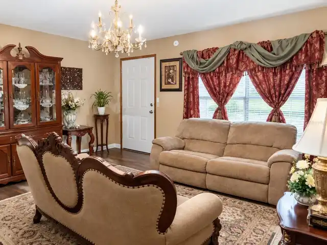 Listing Photo 7