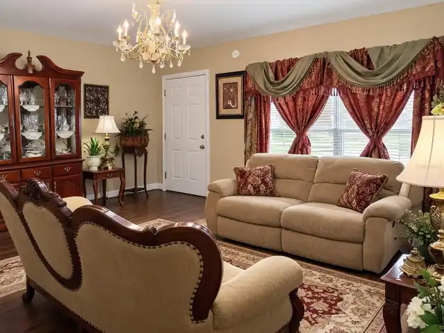 Listing Photo 8