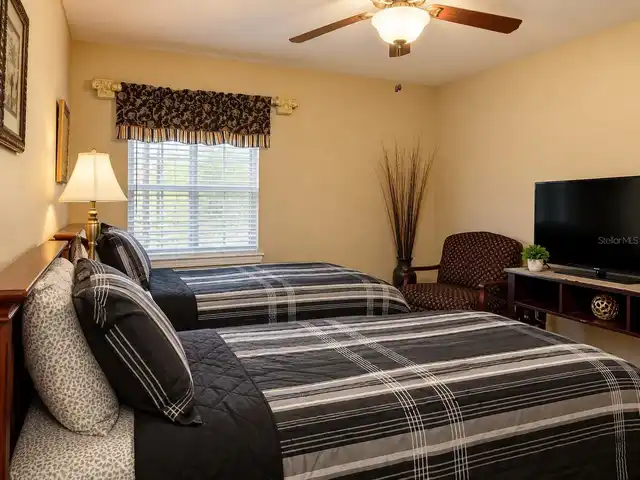 Listing Photo 10
