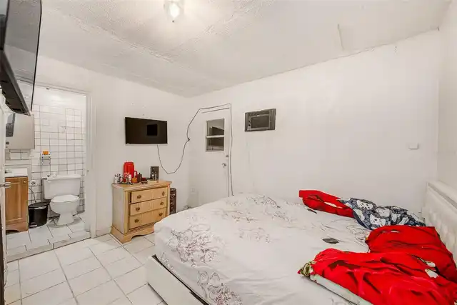 Listing Photo 18