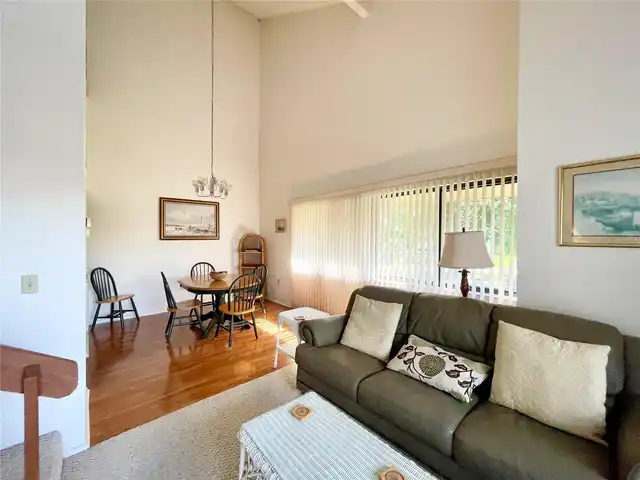 Listing Photo 9