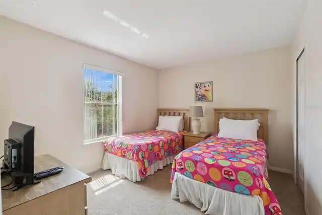 Listing Photo 12