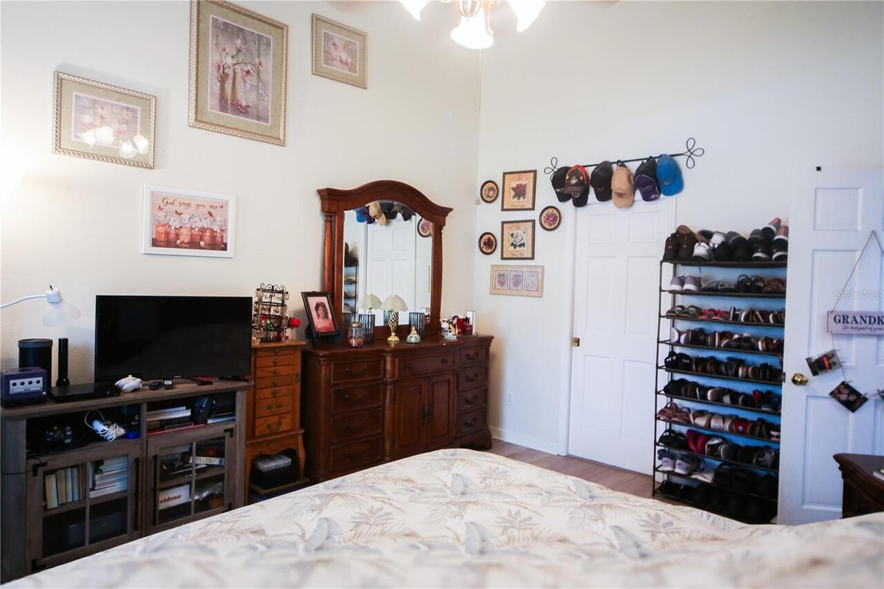 Listing Photo 12