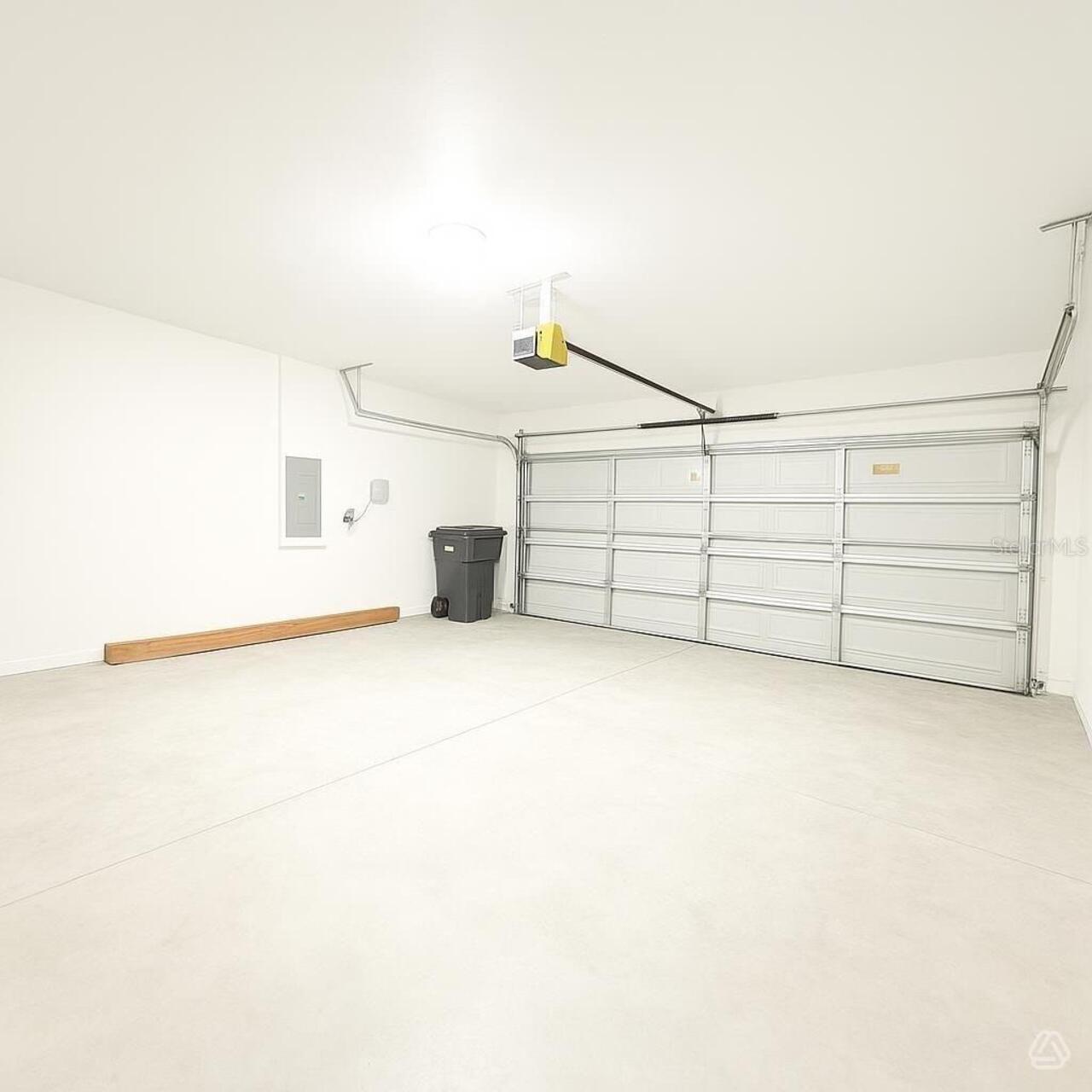 Listing Photo 12