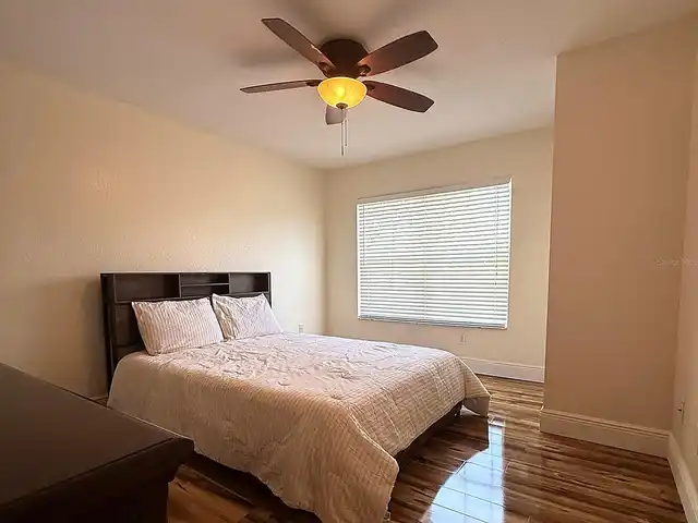Listing Photo 12