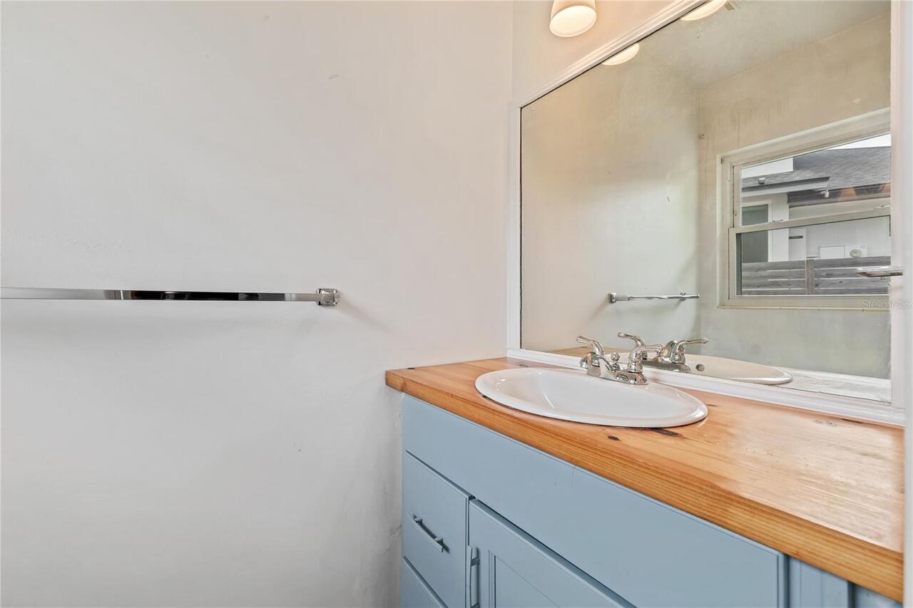 Listing Photo 12