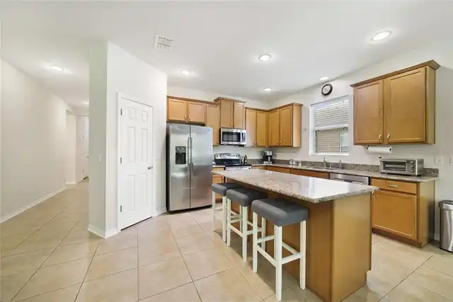 Listing Photo 10