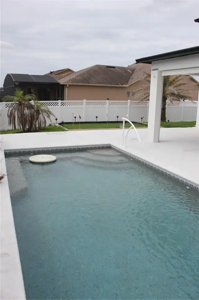 Listing Photo 12
