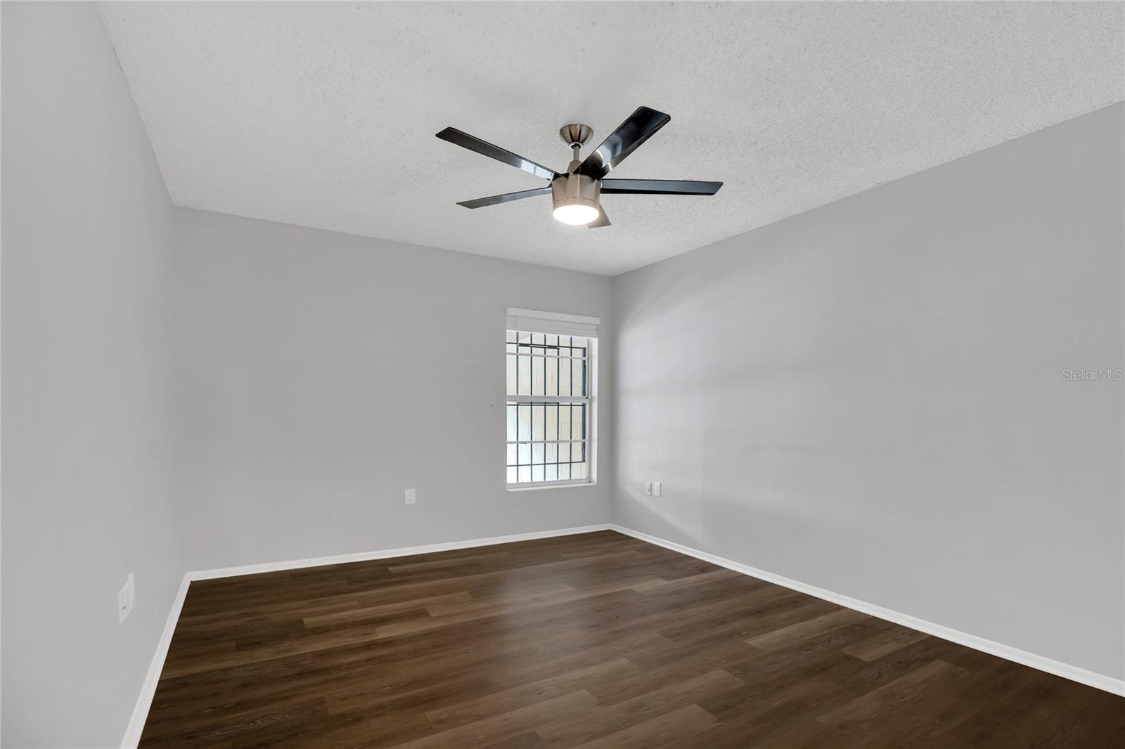 Listing Photo 9