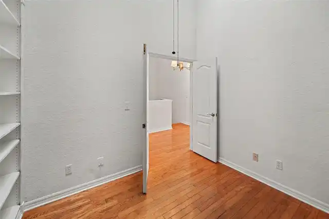 Listing Photo 14
