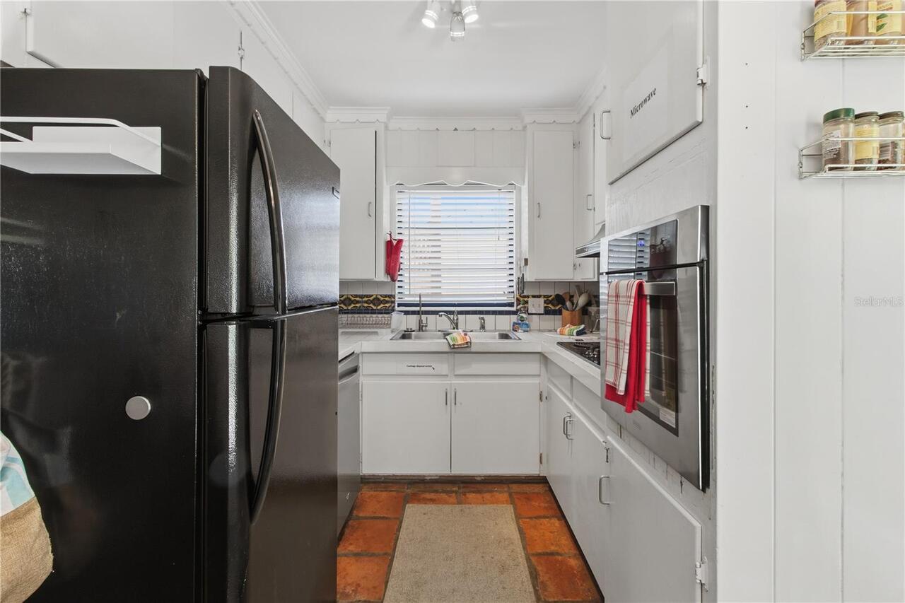 Listing Photo 10