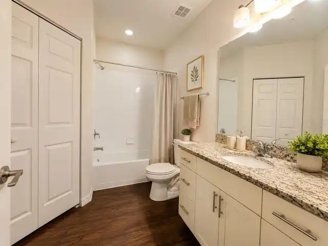 Listing Photo 10