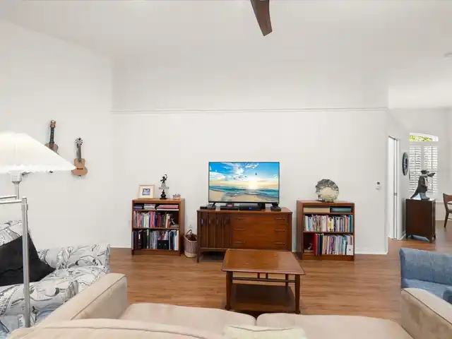 Listing Photo 8