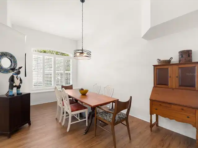 Listing Photo 11