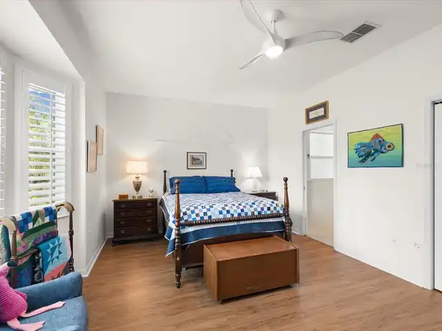 Listing Photo 14