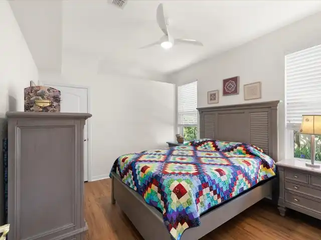 Listing Photo 18