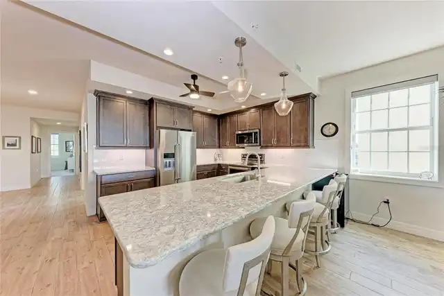 Listing Photo 7