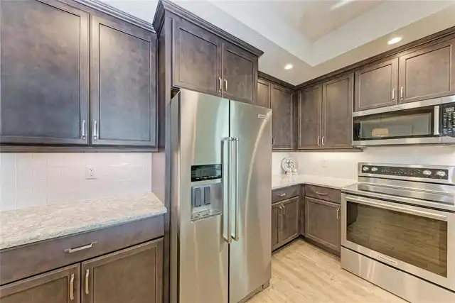 Listing Photo 9