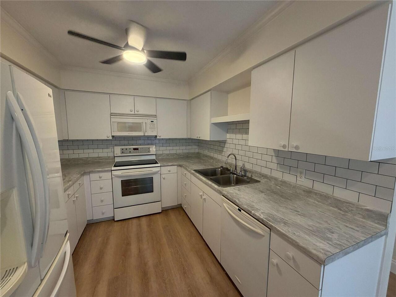 Listing Photo 11